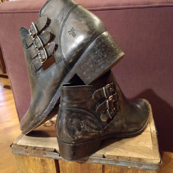 frye ray belted bootie